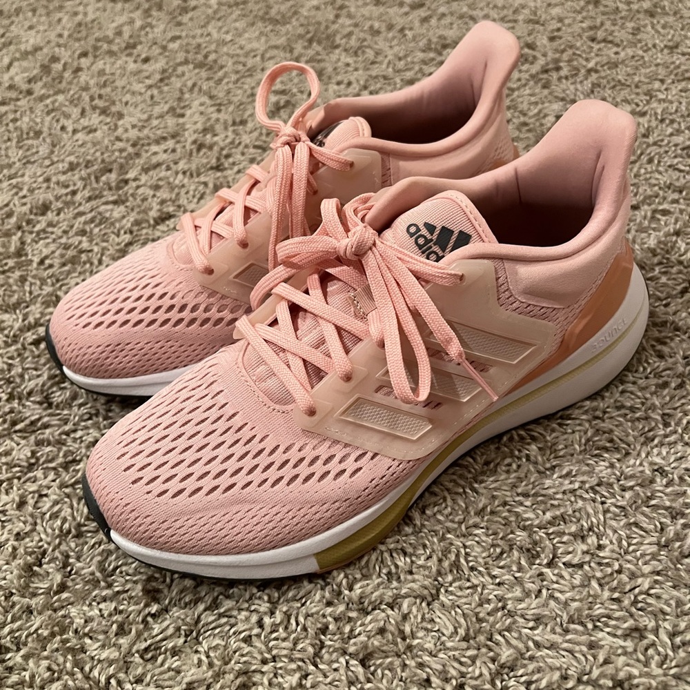 Adidas bounce sneakers